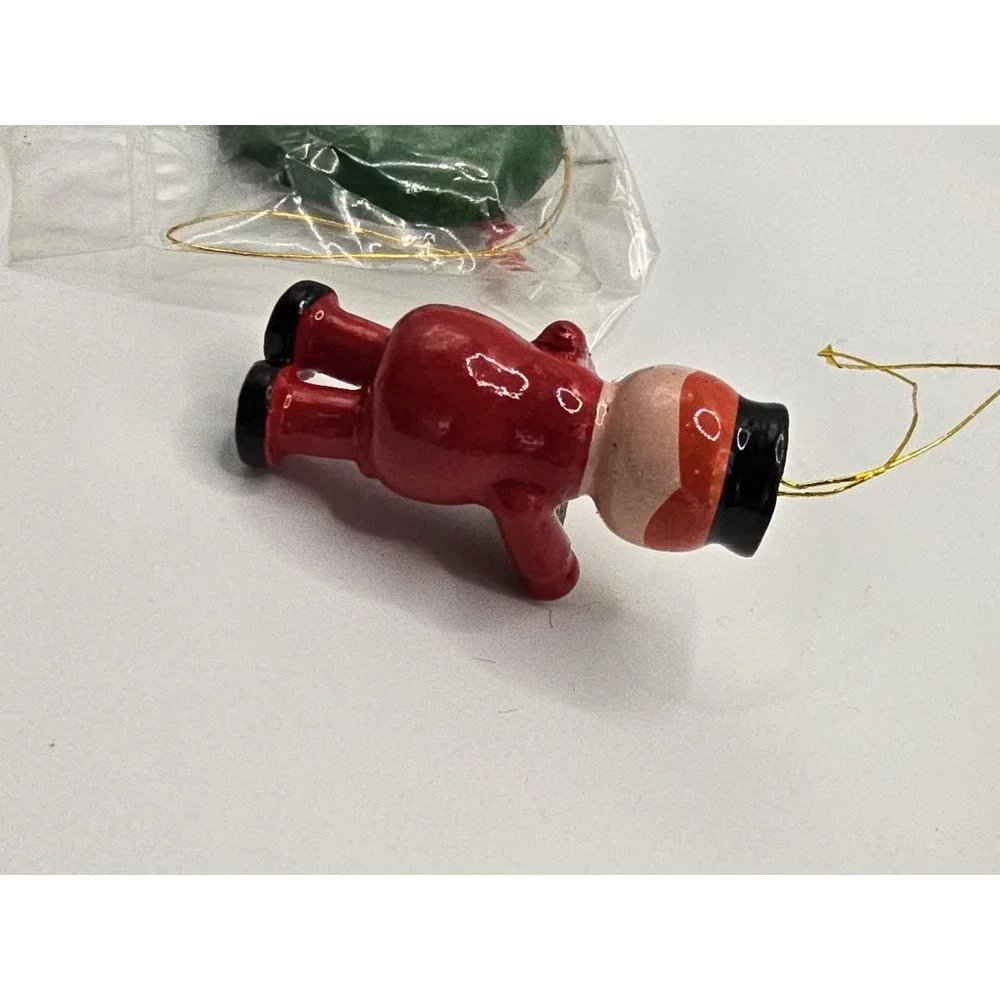 Small wooden Christmas Ornaments‎ Vtg Taiwan Painted People Wood Winter Decor